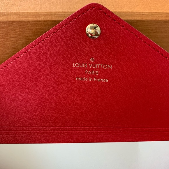 Sold.  Louis Vuitton Medium Kirigami - Picture 6 of 7